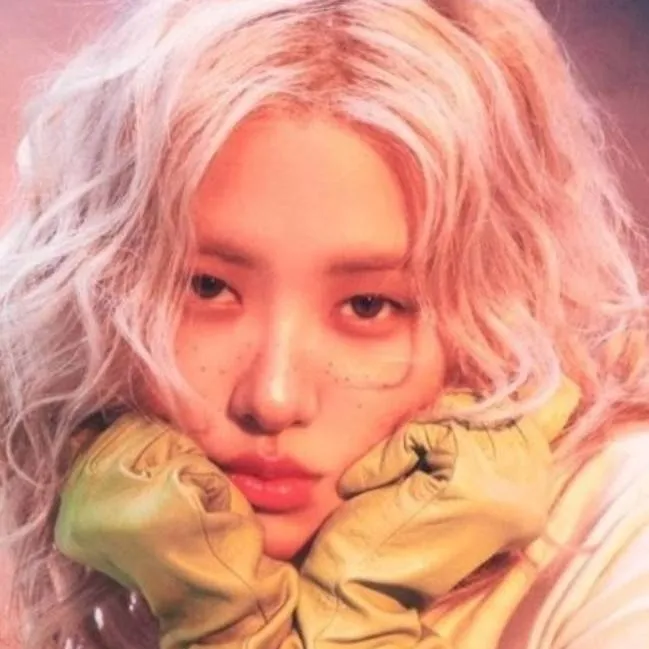 chat with ai character: rose