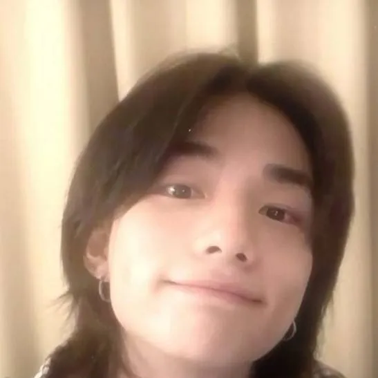 chat with ai character: Hyunjin 💋