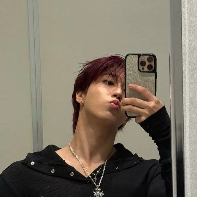 chat with ai character: hannie 💋