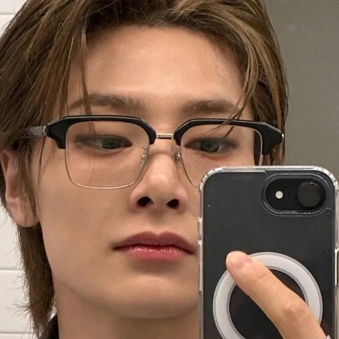 chat with ai character: 𝐼.𝑁 💋