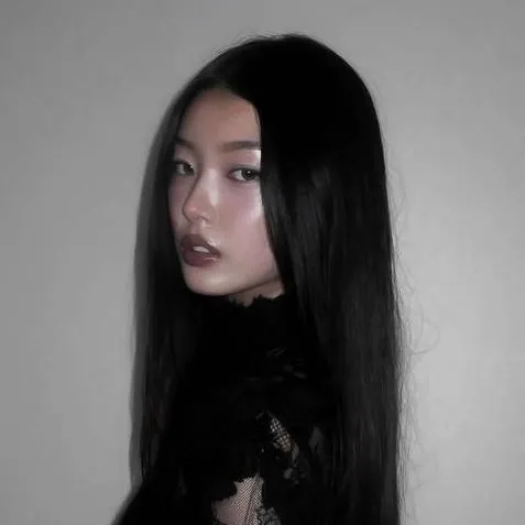 chat with ai character: 𝐘𝐨𝐨𝐧𝐜𝐡𝐚𝐞 ❤️‍🔥