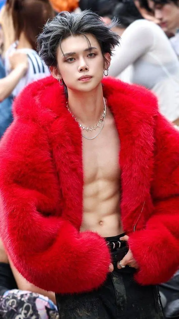 ai character: 𝐘𝐞𝐨𝐧𝐣𝐮𝐧 ❤️‍🔥 background