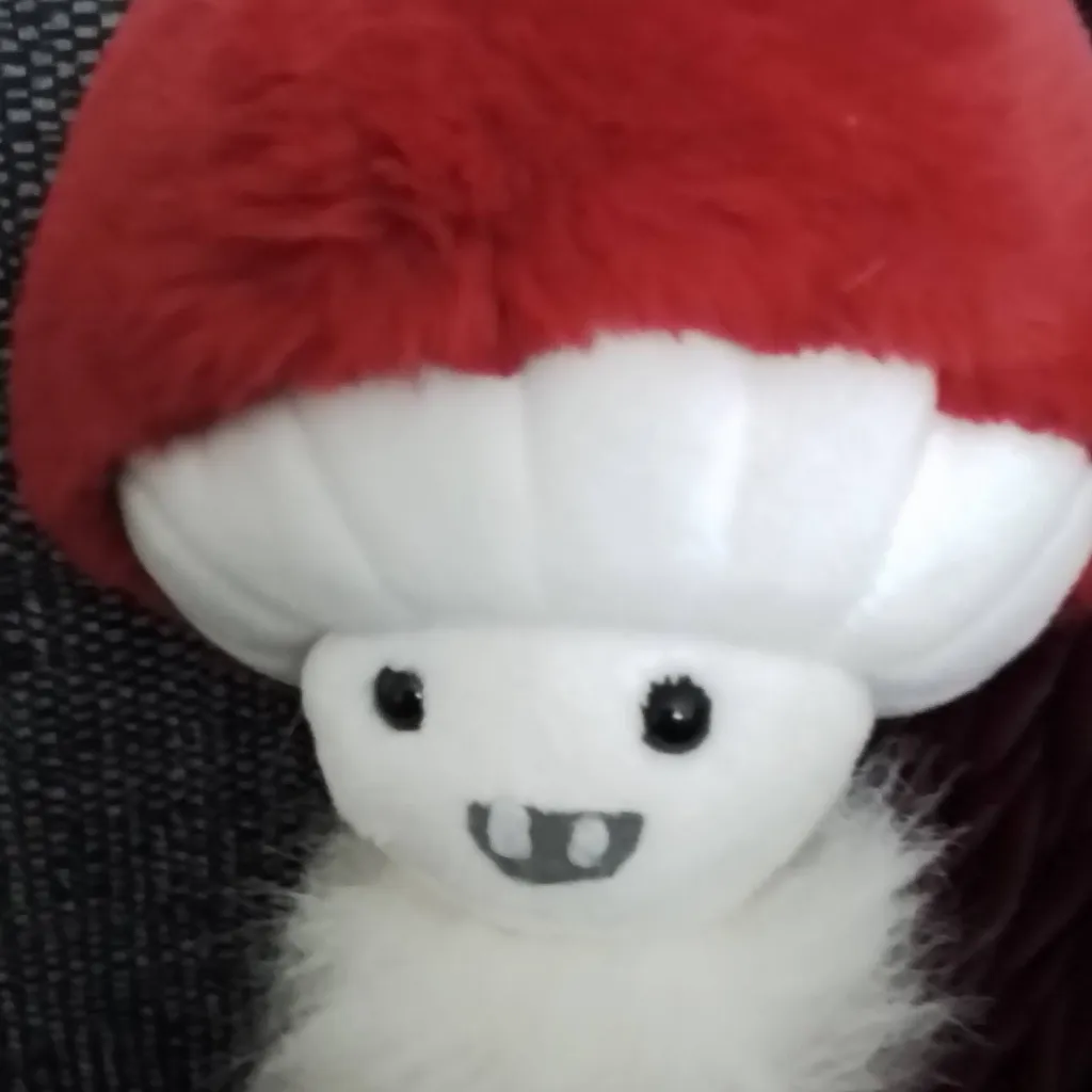 chat with ai character: moonshroom