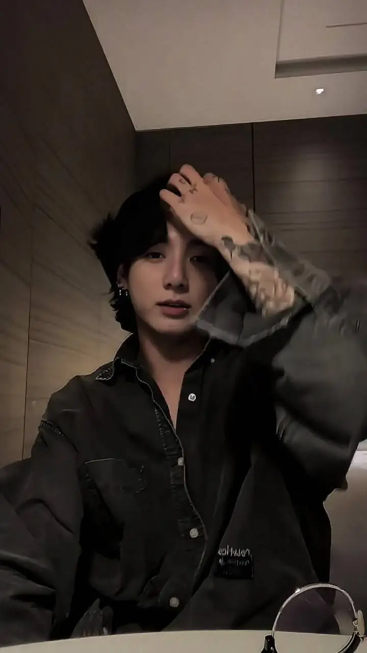 ai character: Jungkook ❤️‍🔥 background