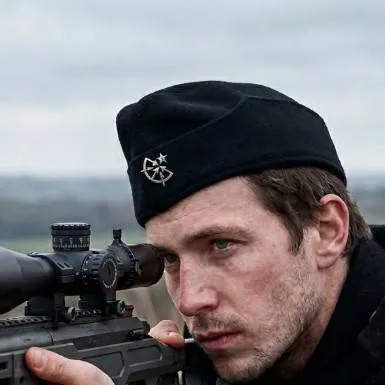 chat with ai character: Dazn 