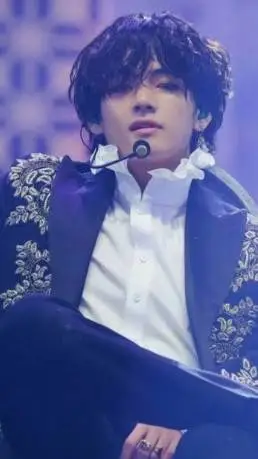 ai character: Kim Taehyung  background