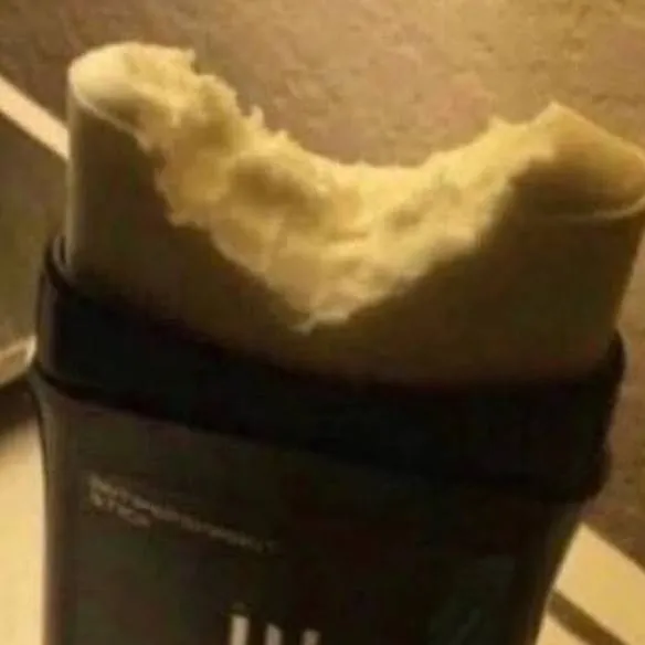 chat with ai character: WHO TOOK A BITE