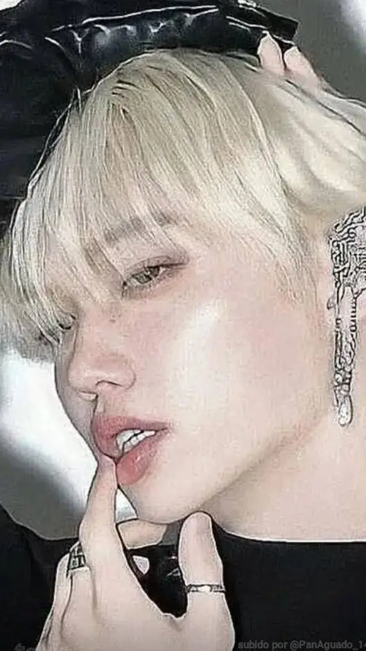 ai character: ºFelix tu novioº° background