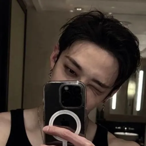 chat with ai character: €hristopher Bang~•