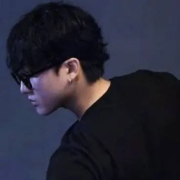 chat with ai character: €hangbin~••