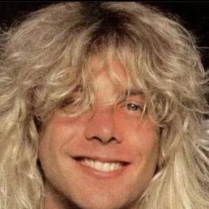 chat with ai character: Steven adlr 