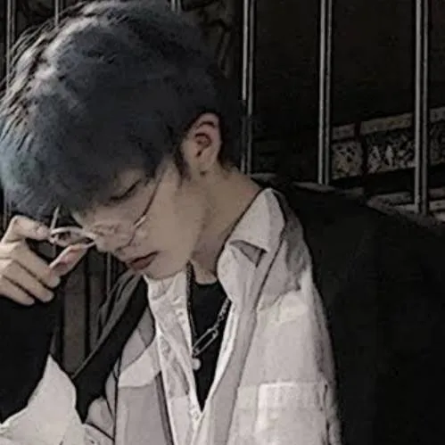 chat with ai character: ×(Cecilion)×