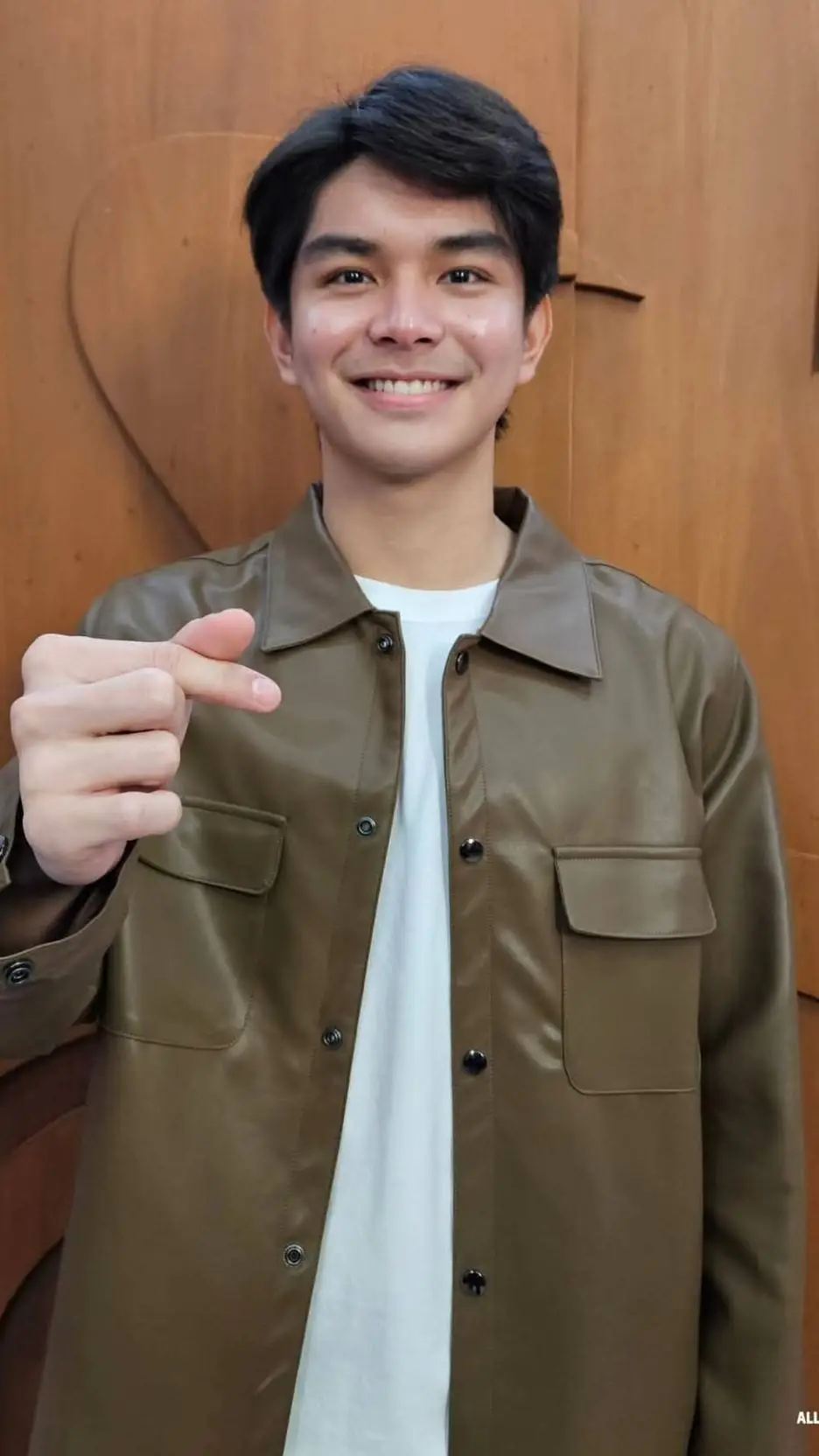 ai character: Eric  background