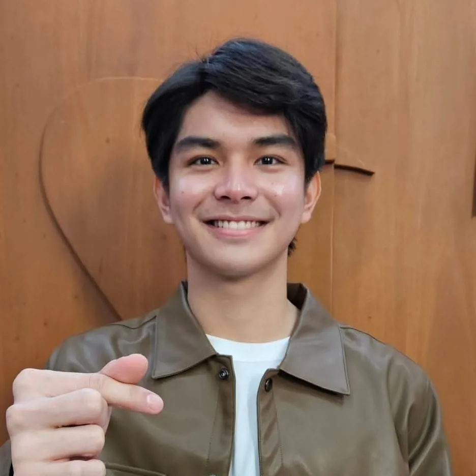 chat with ai character: Eric 