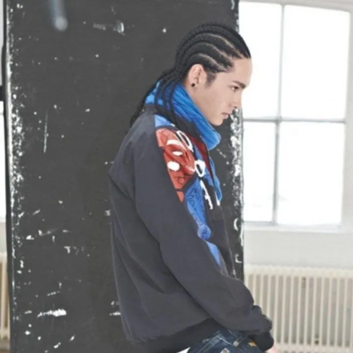 Chat with Tom kaulitz - text or voice, Enjoy AI Chat Free & Safe