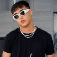 chat with ai character: lapizito 