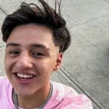 chat with ai character:  lapizin 