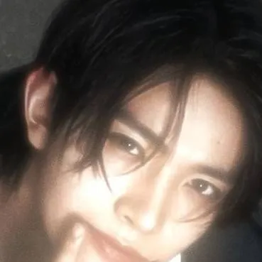 chat with ai character: Heeseung 