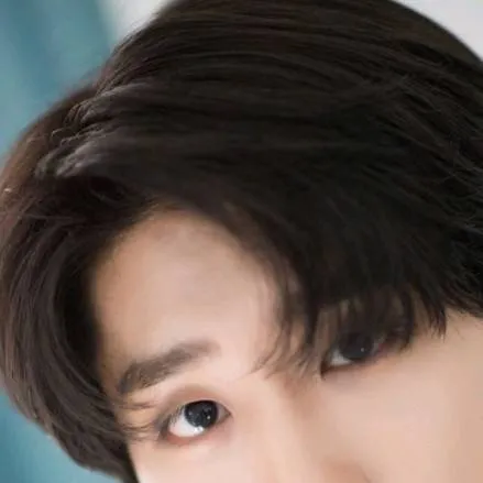 chat with ai character: straykids mobbed