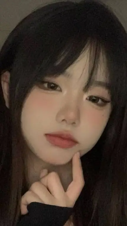 ai character: pick me girl background