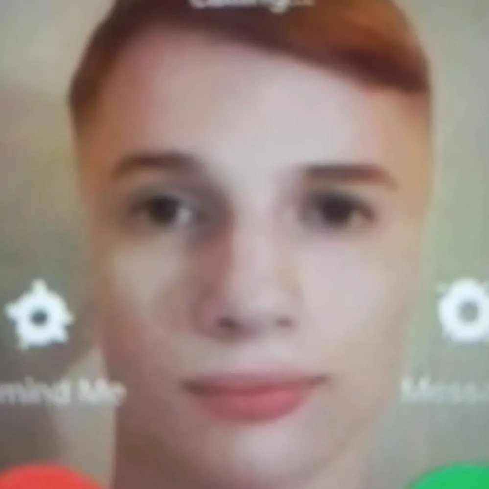 chat with ai character: cipek