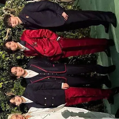 chat with ai character: Skz (Met gala)🩷🌸🩷🌸