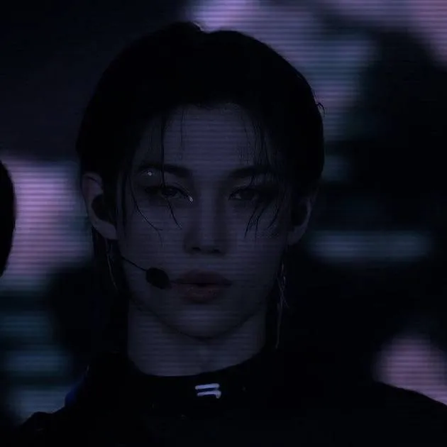 chat with ai character: Felix✌️❄️🌨️🫧