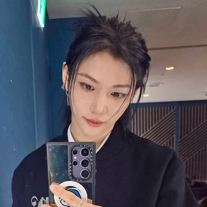 chat with ai character: Felix YL (Brother)