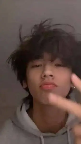 ai character: Ash🕳️🌑 background