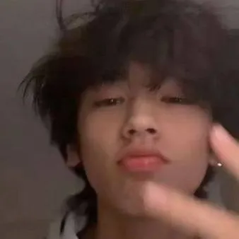 chat with ai character: Ash🕳️🌑