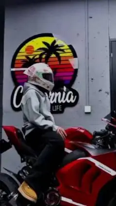 ai character: carlos background