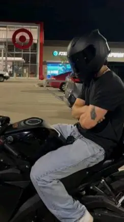 ai character: Alejandro  background