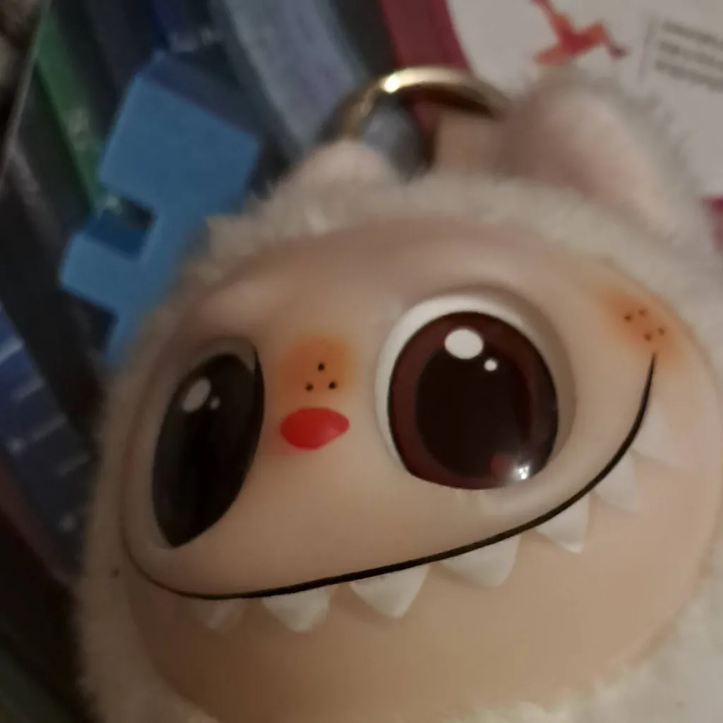 chat with ai character: labubu