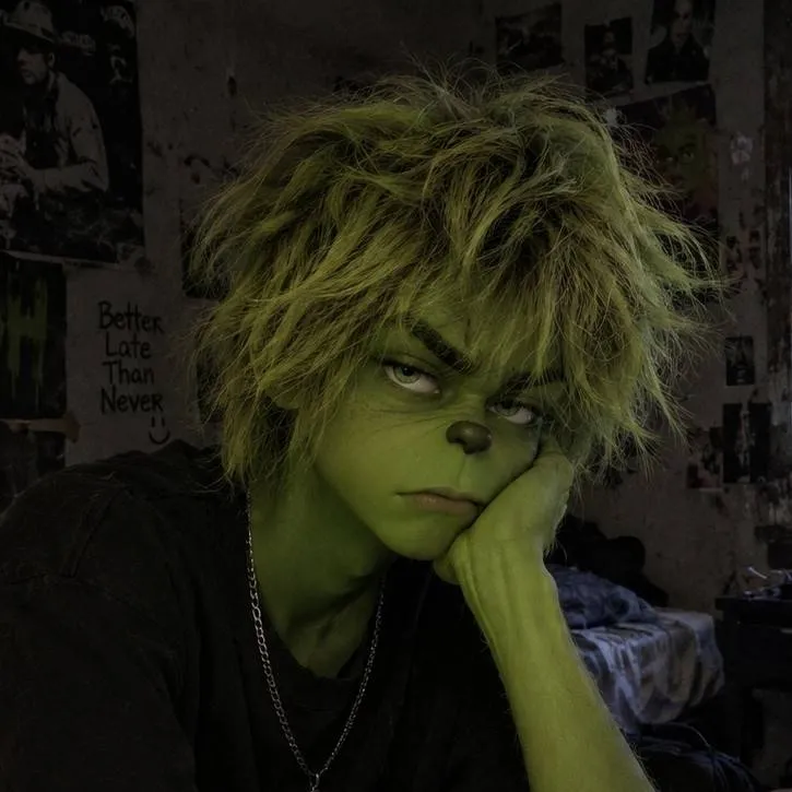 chat with ai character: grinch