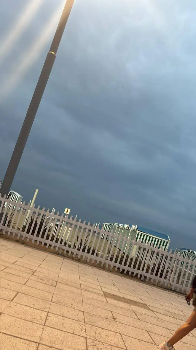 ai character: Kny picina background