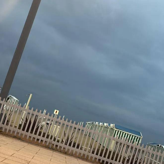 chat with ai character: Kny picina