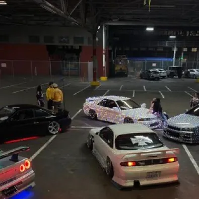 chat with ai character: Car group