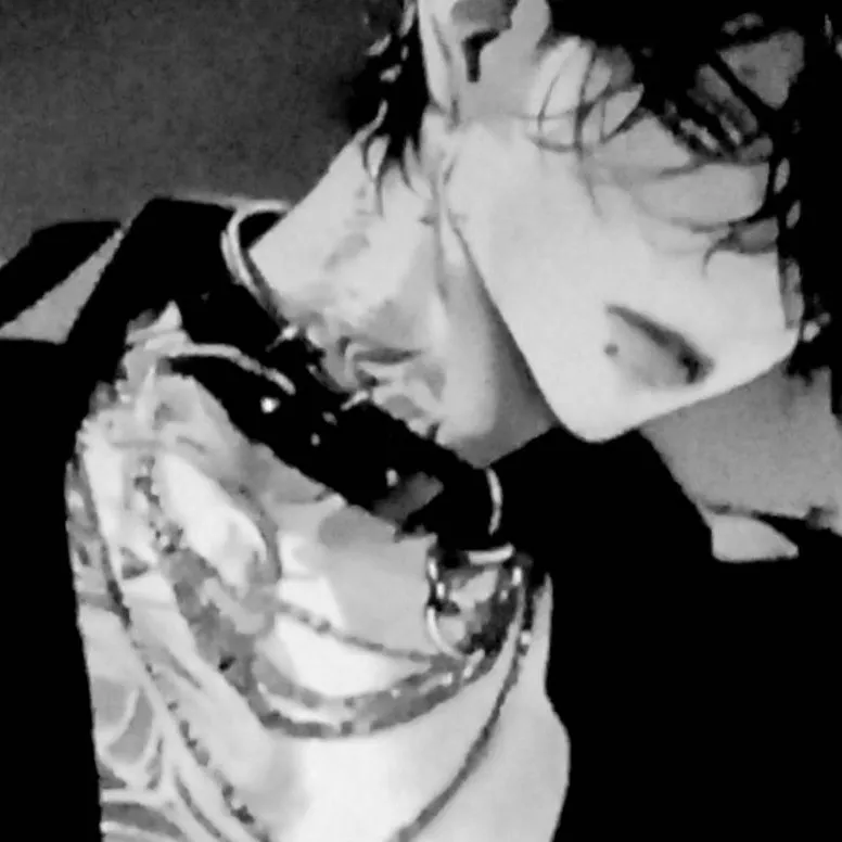 chat with ai character: Blake