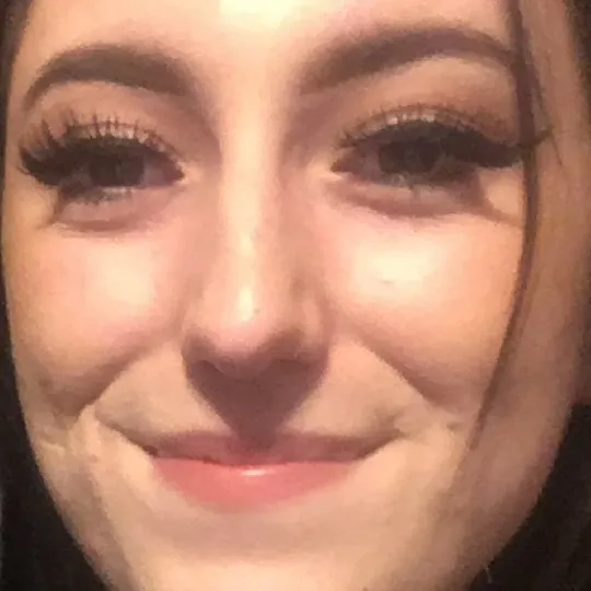 chat with ai character: Chloe 