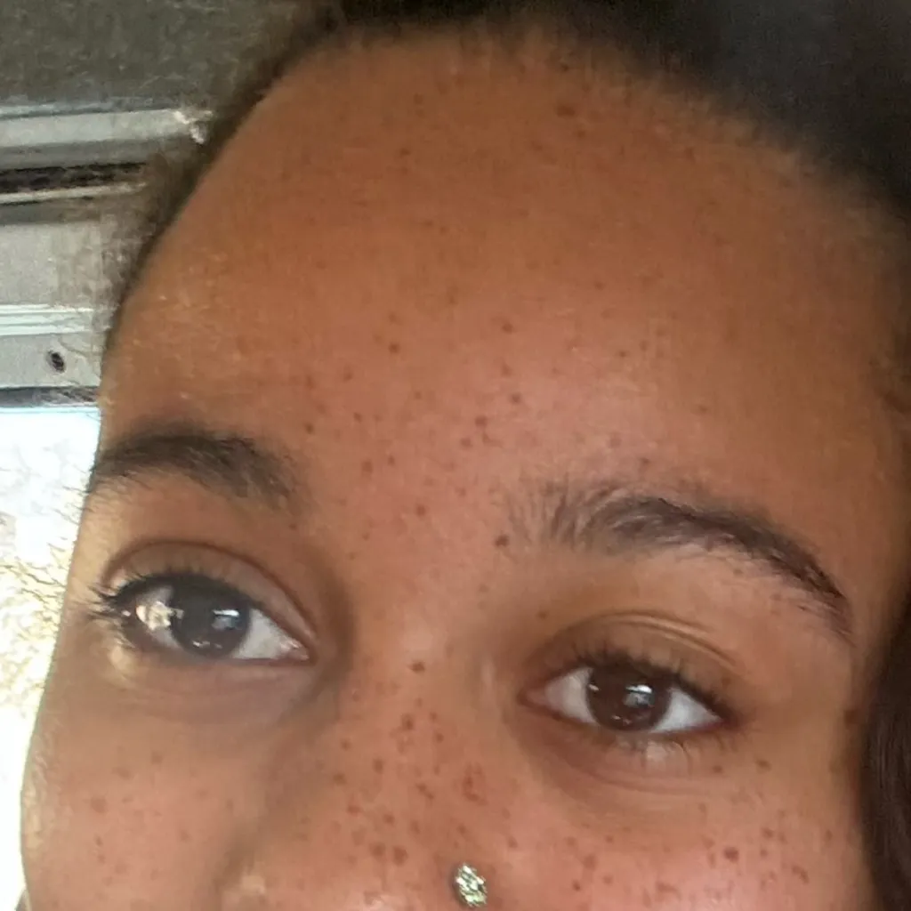 chat with ai character: Savannah 