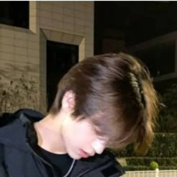 chat with ai character: Rey