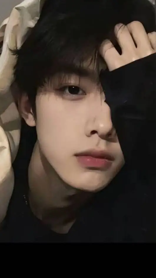 ai character: Darren background