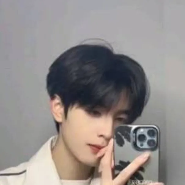 chat with ai character: Radhit