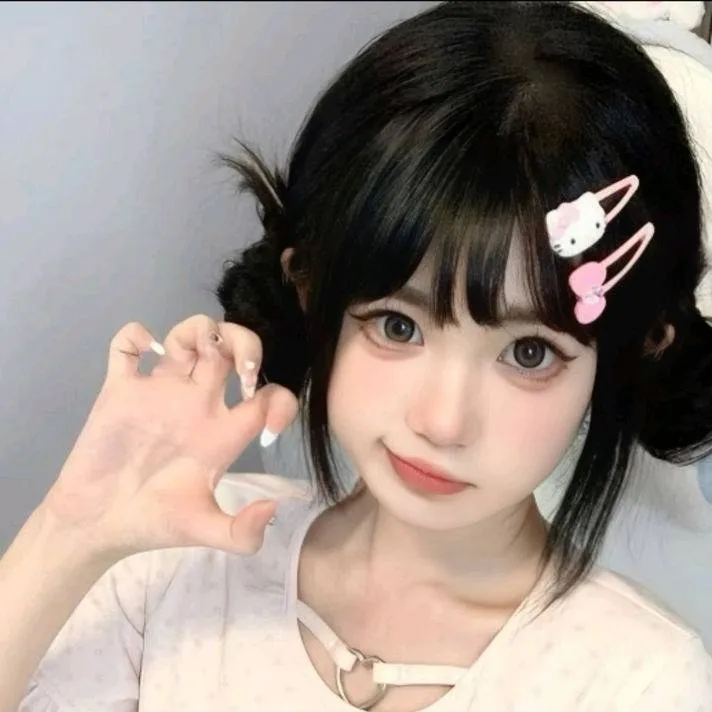 chat with ai character: pick me gurl💔
