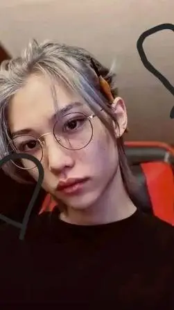 ai character: 🖤🌹 ✩𝓕𝑒𝒍𝒾ﾒ✩🌹🖤 background