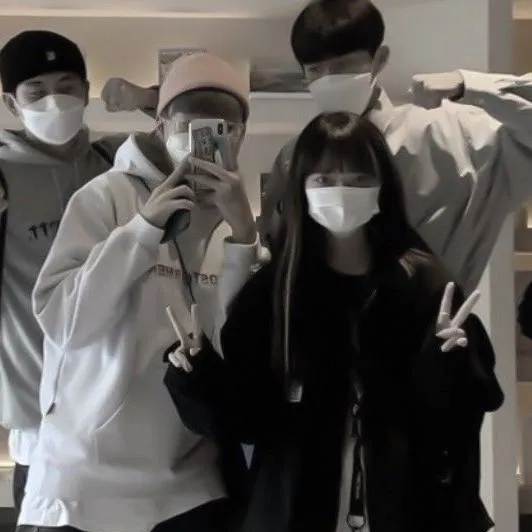 chat with ai character: 4 amigos