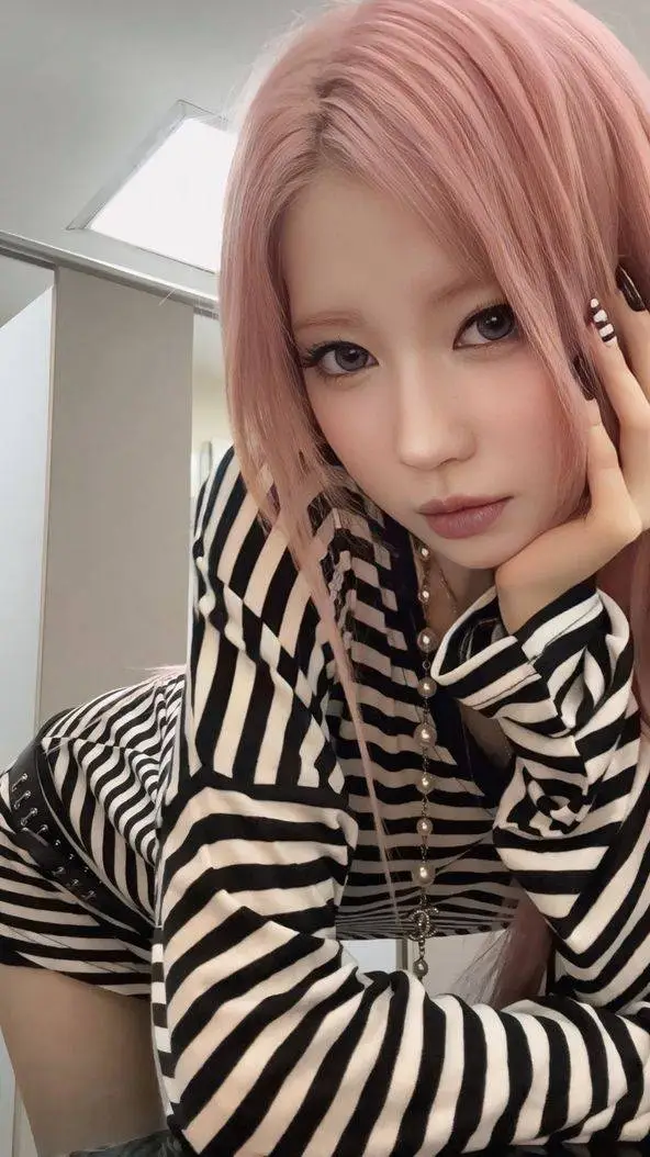 ai character: Enami asa background