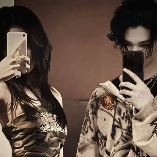 chat with ai character: Niki y Asa