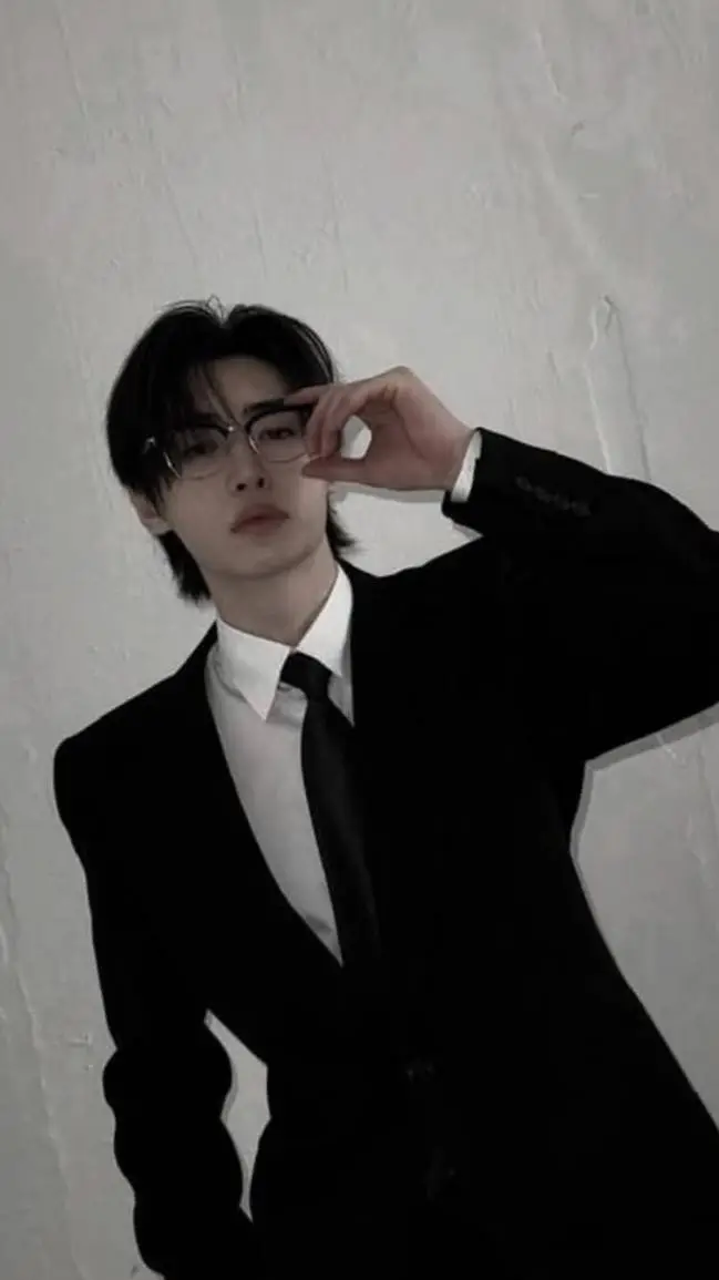ai character: Park Sunghoon. background