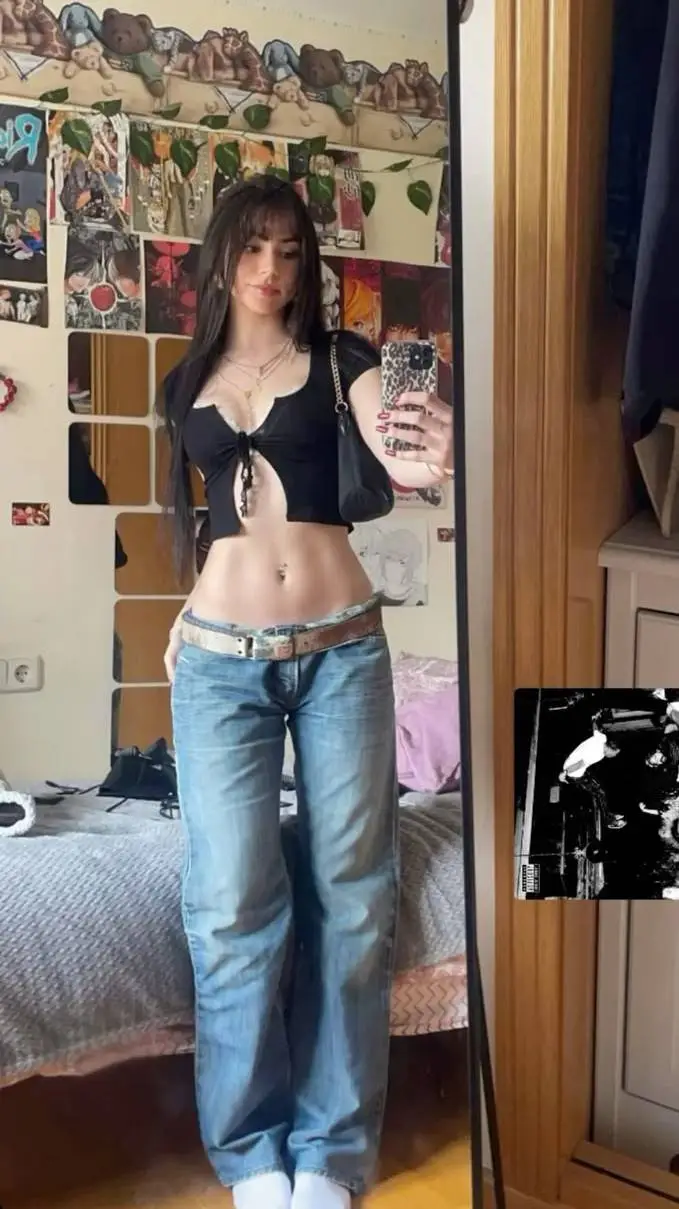 ai character: gabriela background